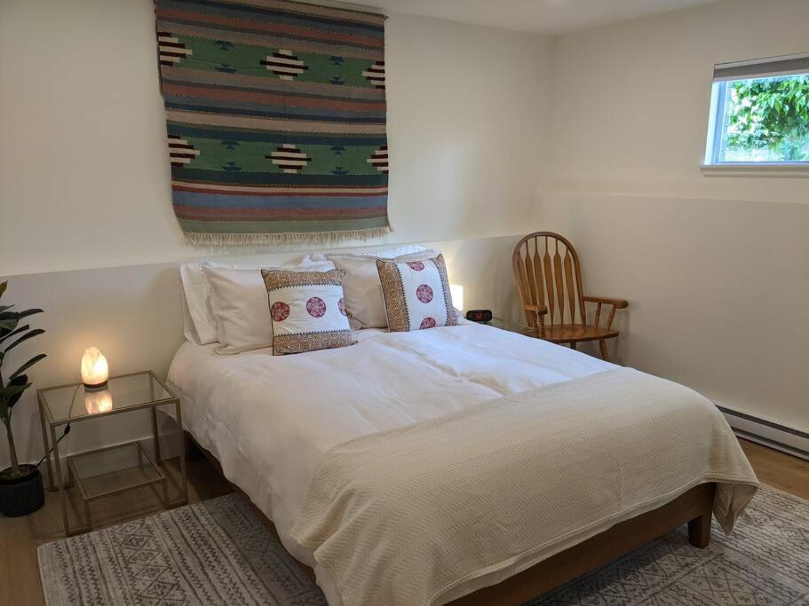 Bright Modern 1Br Suite In Sooke Village Core Exterior photo