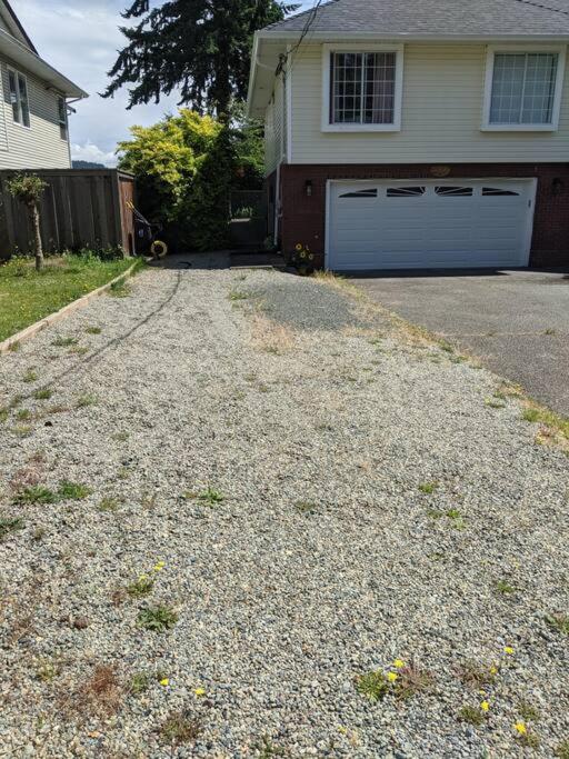 Bright Modern 1Br Suite In Sooke Village Core Exterior photo